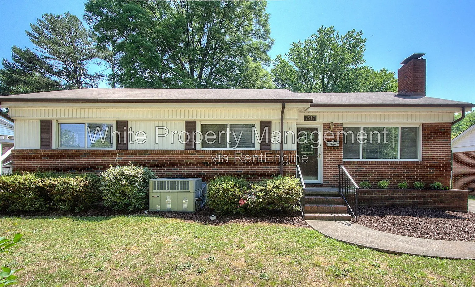 3 bed, 1.5 bath, 1525 sqft, $1,745 — Photo 1