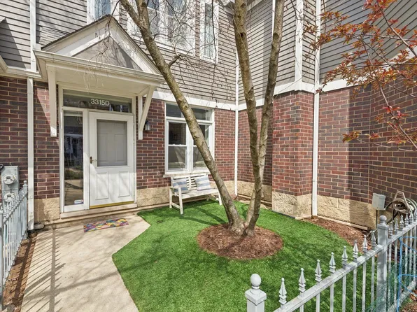 3315 N Racine Ave #D, Chicago, IL 60657