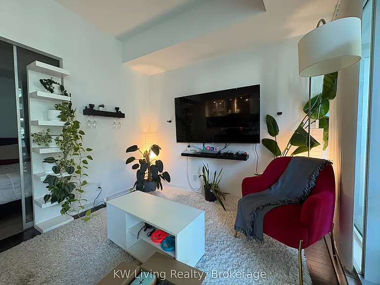 12 York St #406 — Photo 9