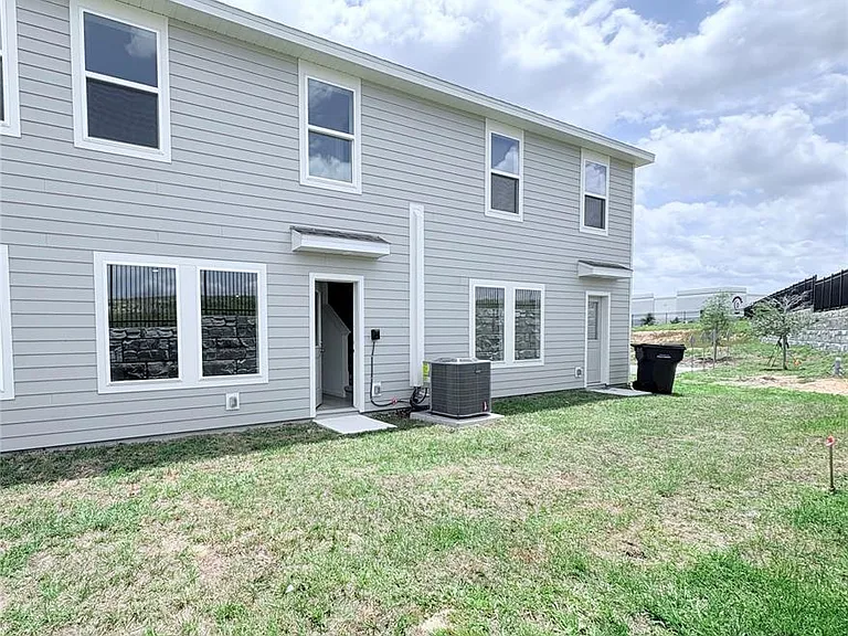 866 Lynx St — Photo 14