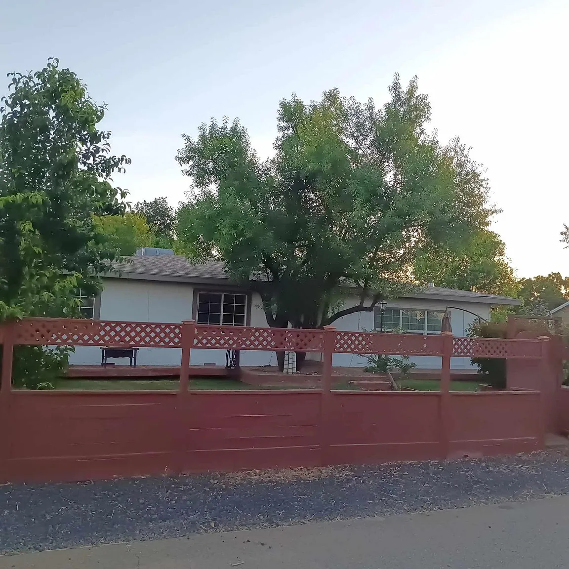 621 Lara Ln photo 1