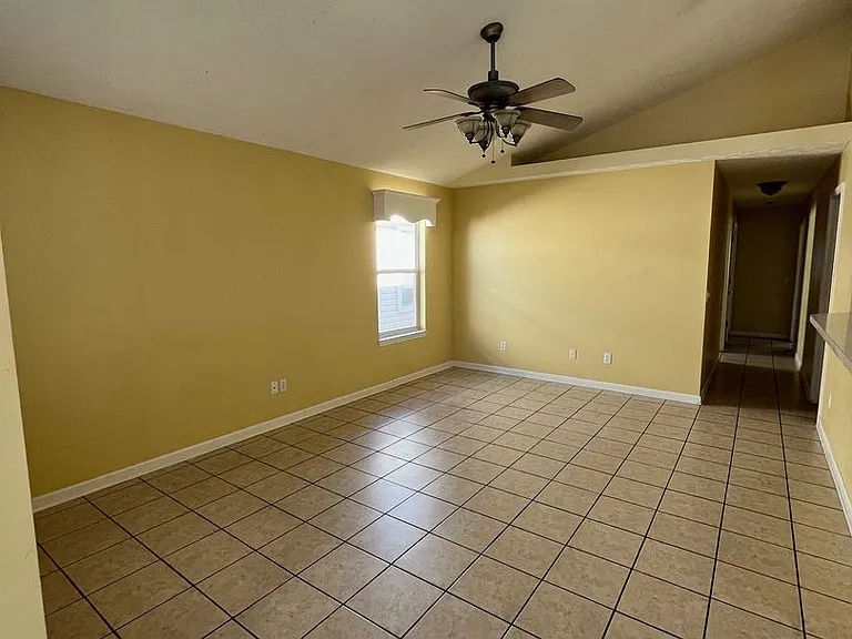 220 Seahorse Way — Photo 2