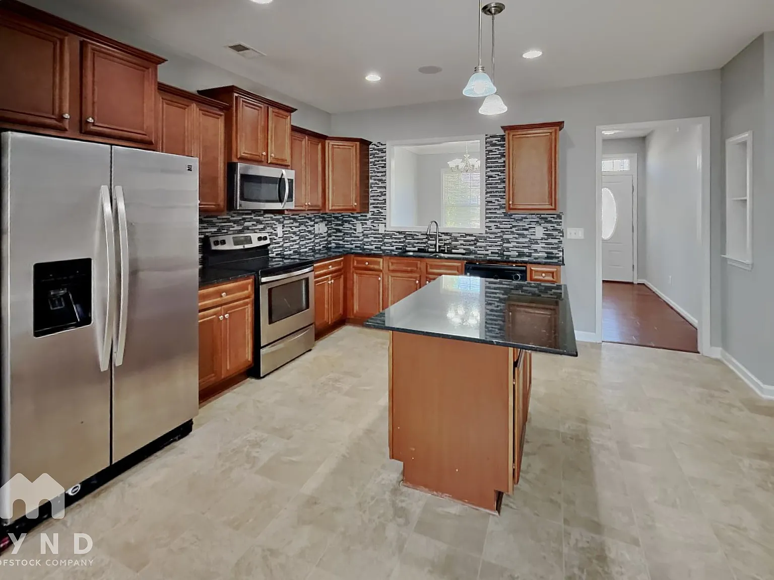 5 bed, 3.5 bath, 2809 sqft, $2,395 — Photo 2