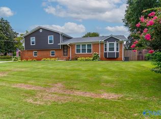 8010 Shereton Rd SW, Huntsville, AL 35802