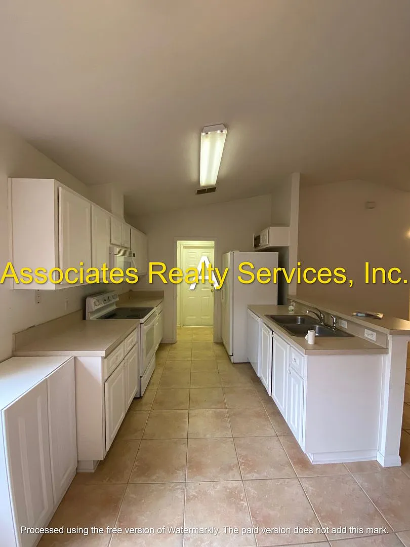 3bed/2bath located in the desirable Weatherly Community — Photo 3