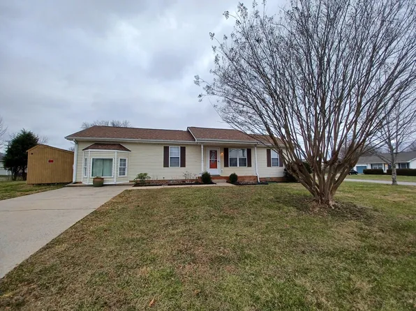 3200 N Senseney Cir, Clarksville, TN 37042