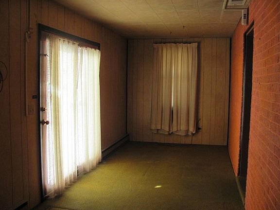 4th image of 641 Lee Ave