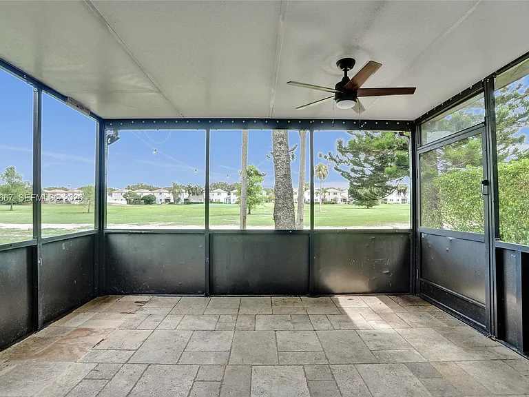 9540 NW 65th St #D8 — Photo 34