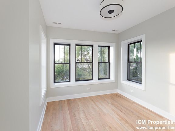 4th image of 2449 W Logan Blvd #2