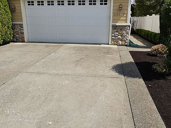 2nd image of 2120 Bender Park Blvd #B