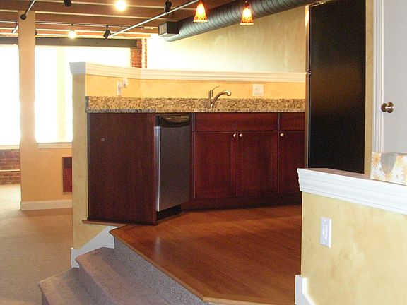 5th image of 700 Broadway Blvd #407