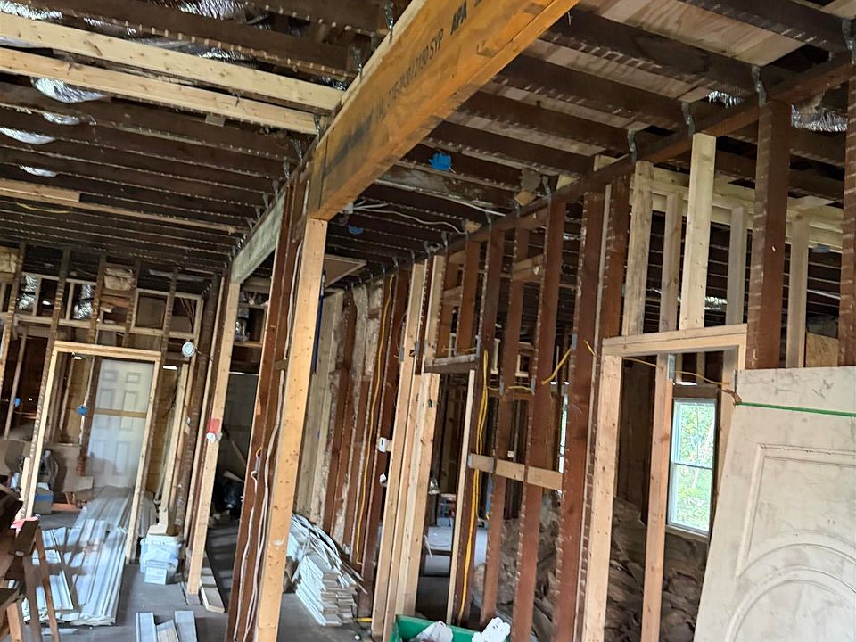 2nd image of 409 26th St N
