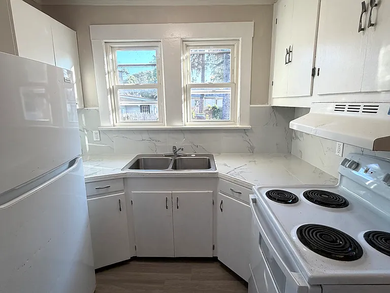 227 Beachwood Blvd — Photo 7