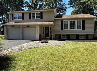 1104 Willowdale Dr, Cherry Hill, NJ 08003