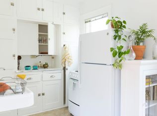 2235 NW Johnson St APT 303, Portland, OR 97210