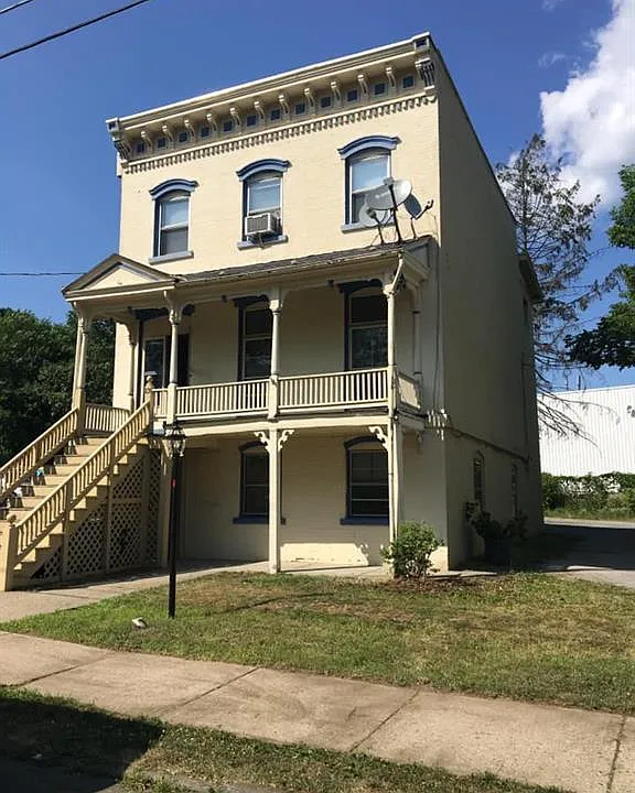 13 Benton Ave