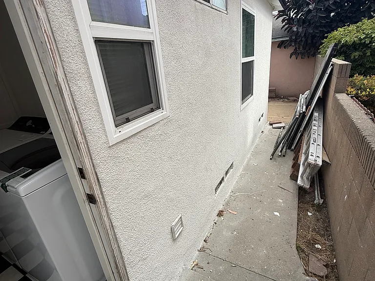 242 E Del Amo Blvd — Photo 15