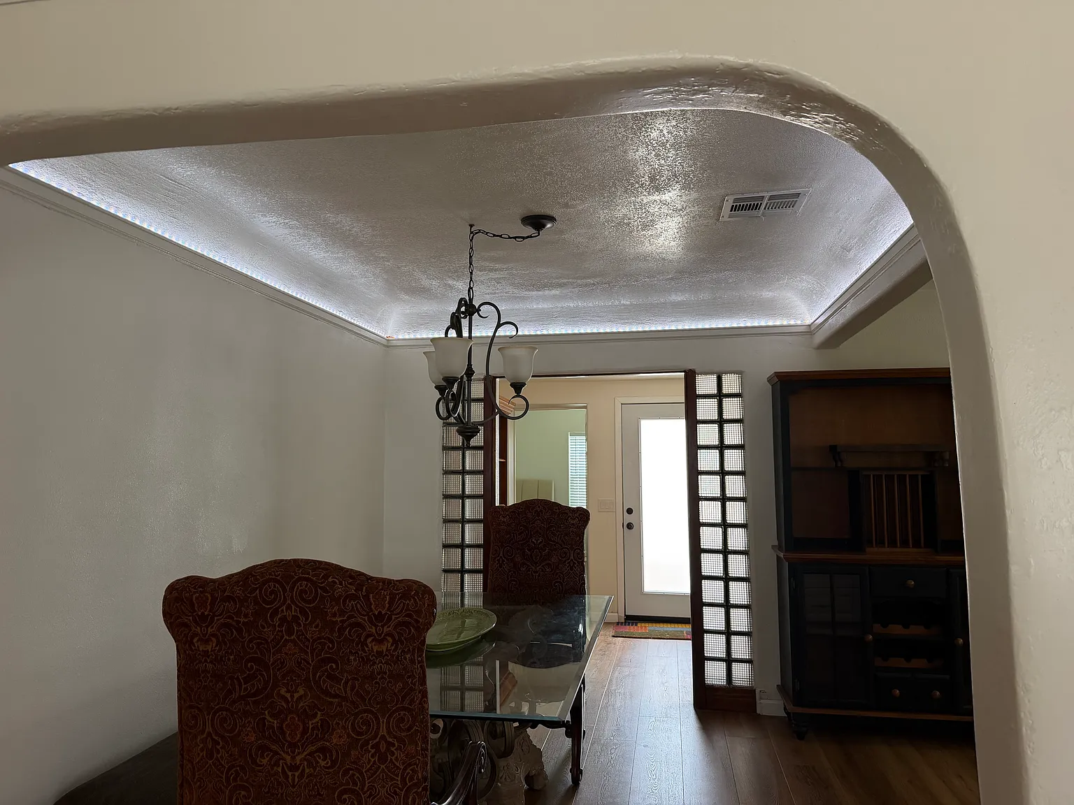 115 W D St — Photo 4