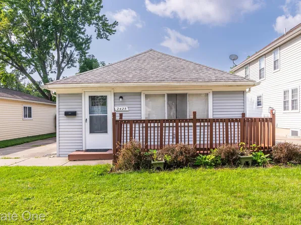 2425 Edgewood Blvd, Berkley, MI 48072