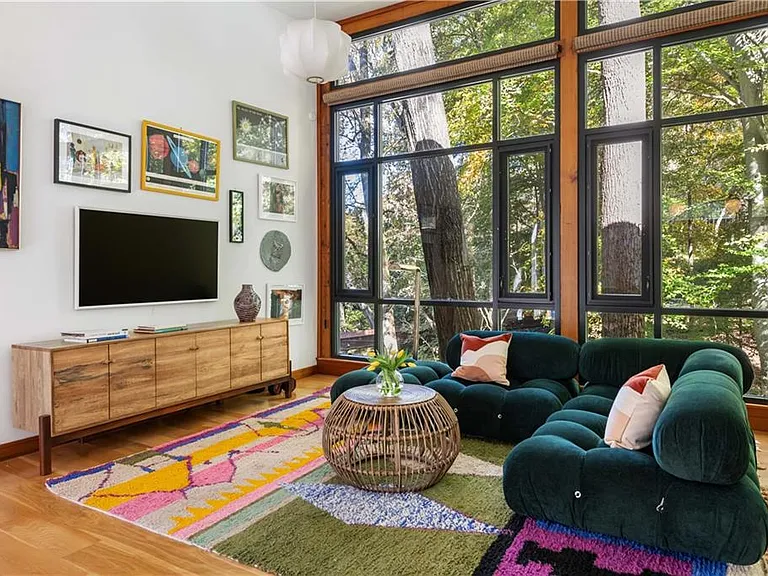 515 Claire Dr NE — Photo 12