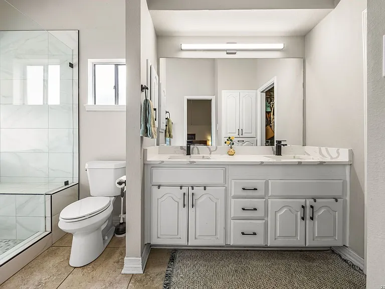 2330 Encino Point — Photo 18