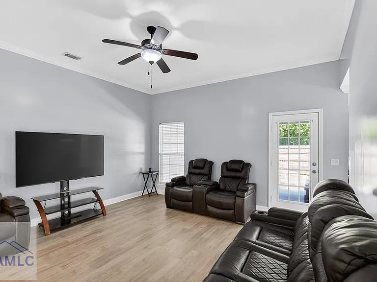 182 Grandview Dr — Photo 16