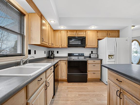 5th image of 2354 Butternut Bnd