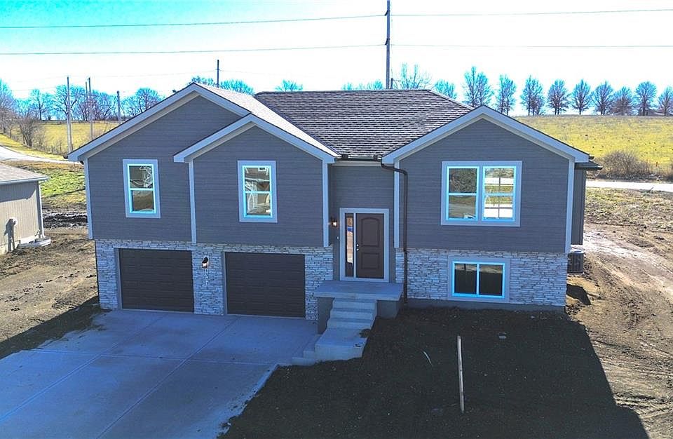 1st image of 1311 SW Burns Cir