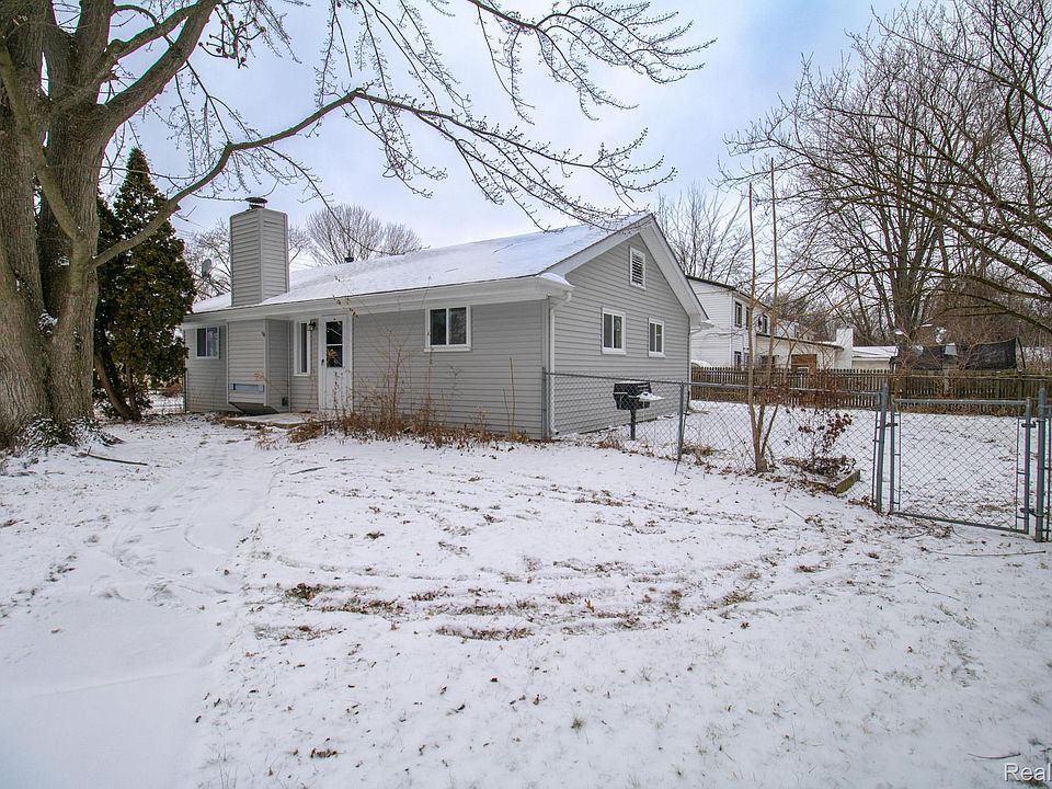 1st image of 32004 Otsego St