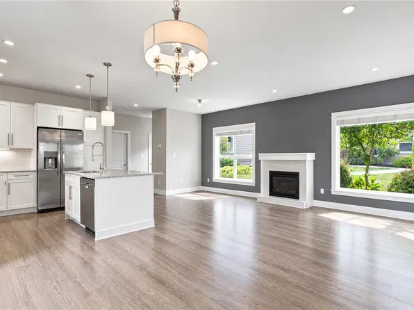 1515 Keating Cross Rd #18, Central Saanich, BC V8M 1W9