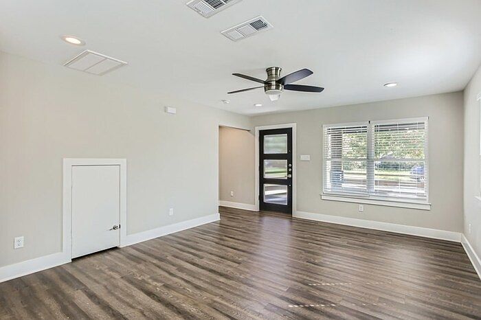 1723 Shaw St, Dallas, TX 75212 | Zillow