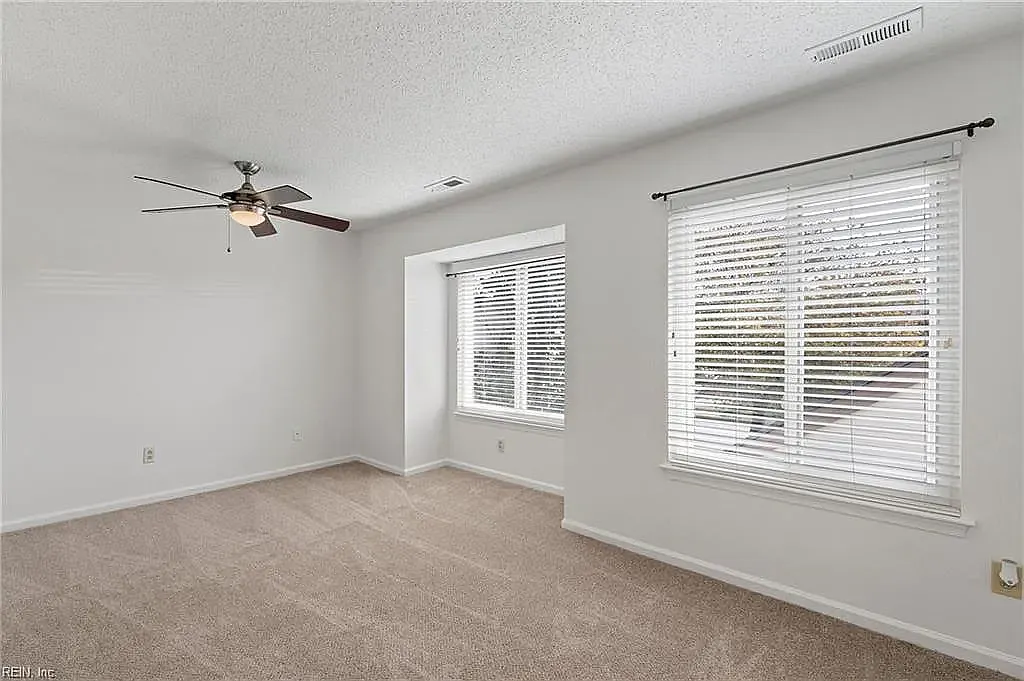 732 Hecate Dr — Photo 2