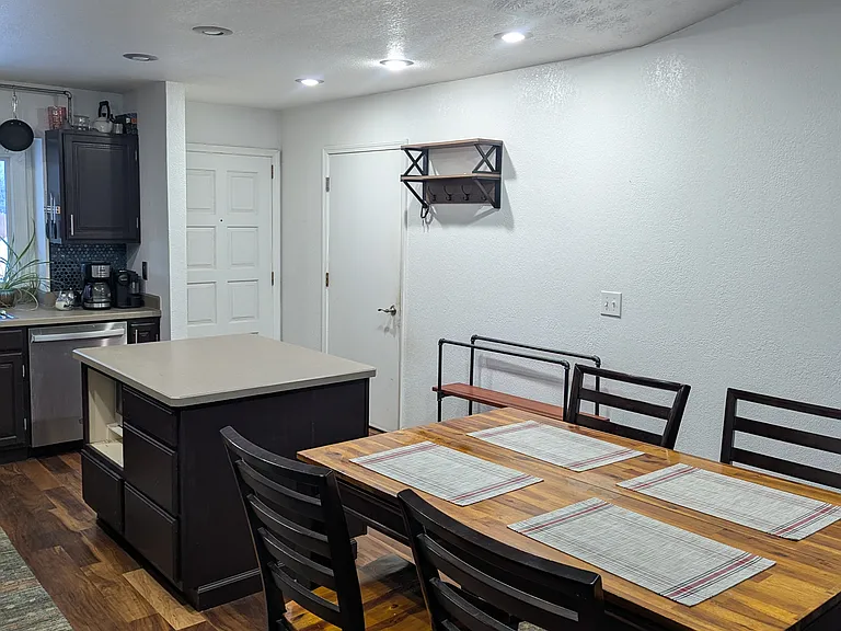 7160 Beaumont Cir — Photo 15
