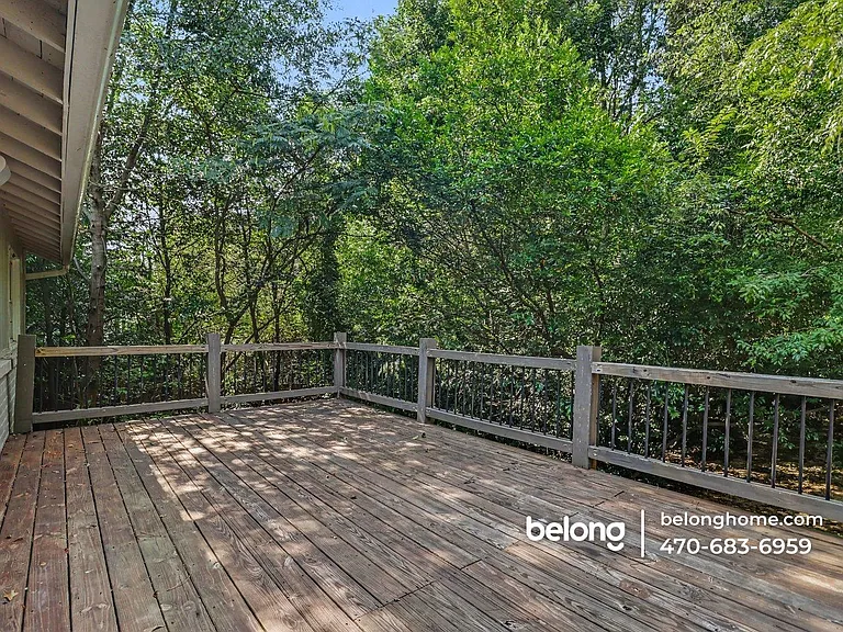 1277 Dunwoody Ln NE — Photo 4
