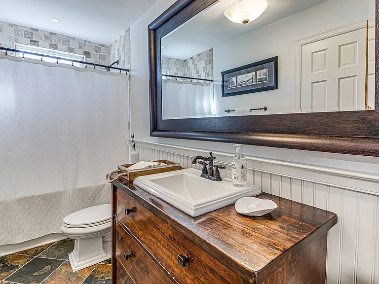 200 Woodbine Dr — Photo 10