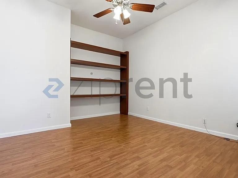 Office / Bedroom 4