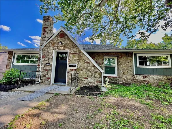 11607 E 9th St S, Independence, MO 64054