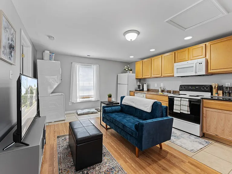 915 Lafayette Blvd #B — Photo 25