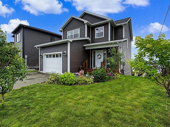 3rd image of 172 Lanark Drive