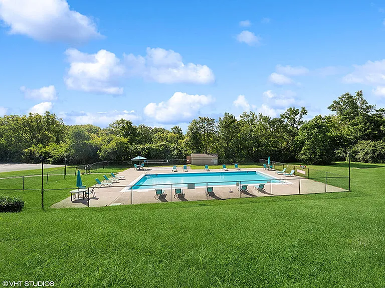 Sparkling Swimming Pool!