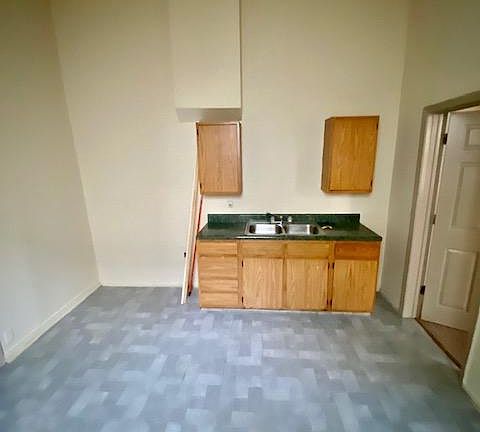 4th image of 3315 Loyola Ave #3315