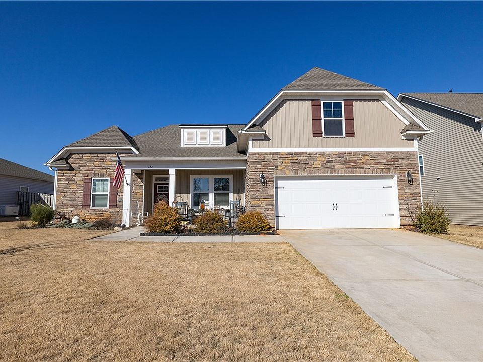 1st image of 127 Spyglass Ln