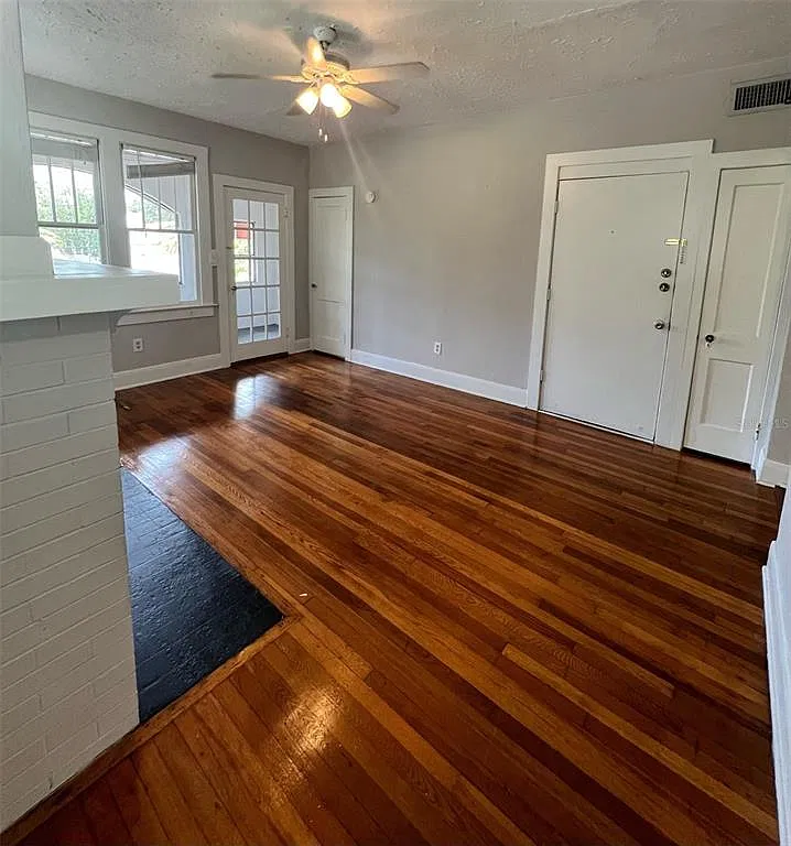 2 bed, 1.0 bath, 928 sqft, $2,250 — Photo 4