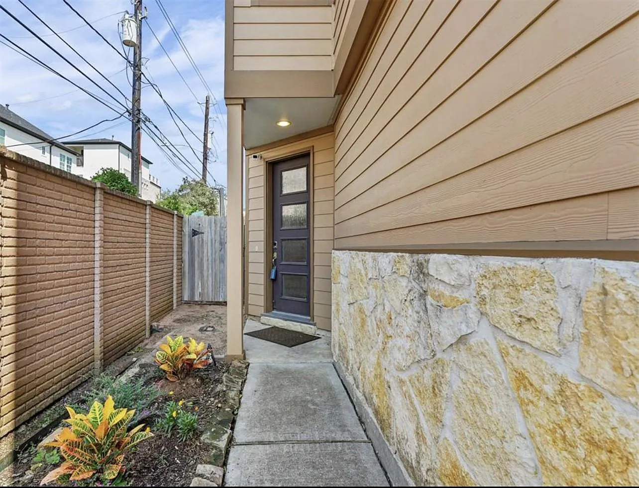 6005A Kansas St — Photo 3