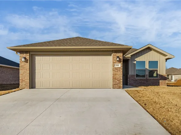 904 S Green Heron Ln, Siloam Springs, AR 72761