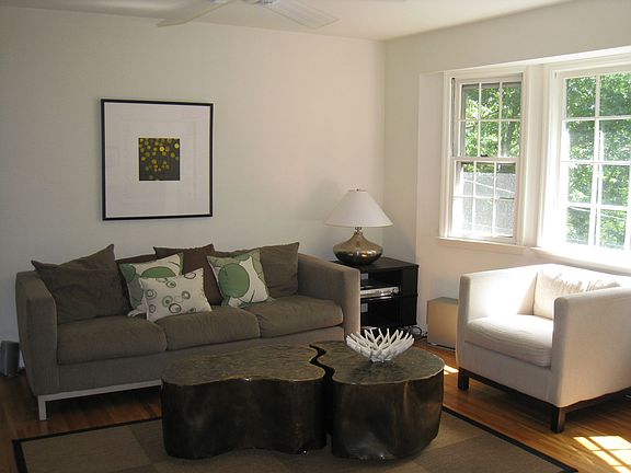 2nd image of 11 Laurel Trl
