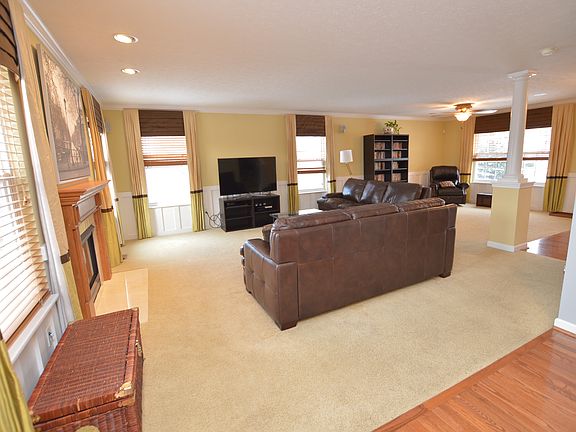 5th image of 8165 Misty Shore Dr