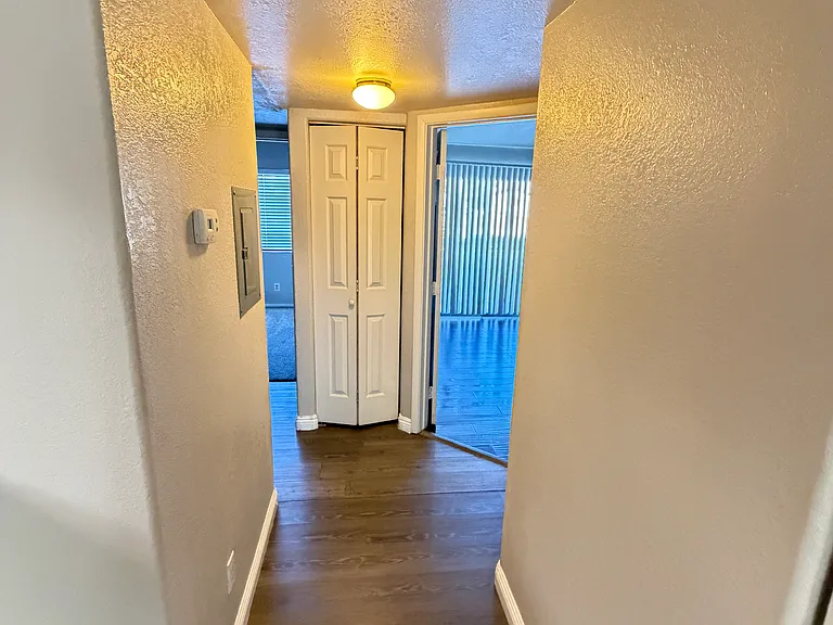 960 N Sloan Ln #104 — Photo 11