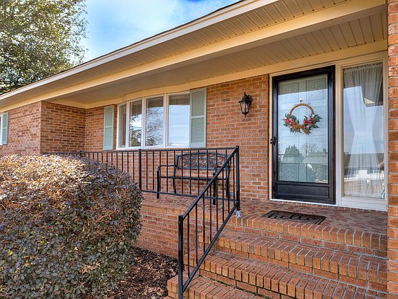 4th image of 612 Santee Dr