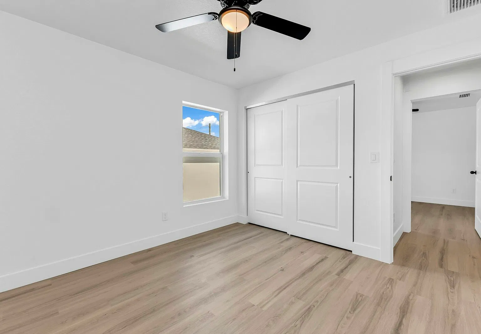 27091 Washington st — Photo 4